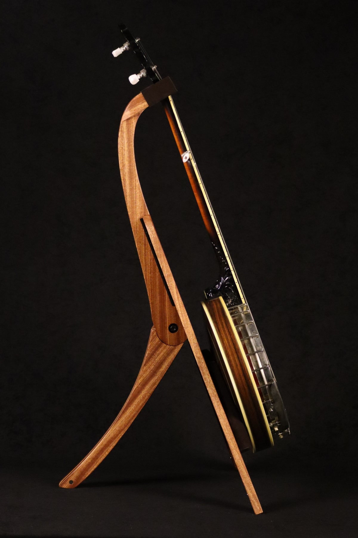 Folding sapele mahogany and curly maple wood banjo floor stand full side image with Alvarez banjo