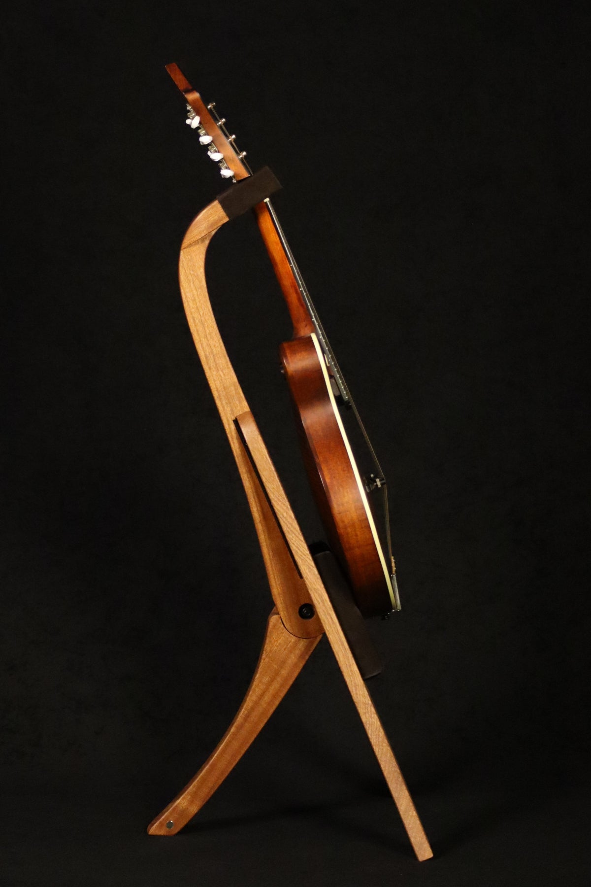 Folding sapele mahogany wood mandolin floor stand full side image with Eastman mandolin